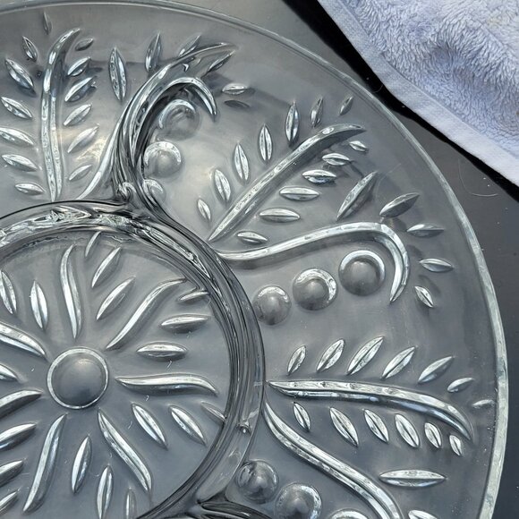 VTG FEDERAL GLASS DIVIDED SERVING PLATTER "FEATHER DOT" 2875 11.5" GUC SEE PICS - Picture 3 of 6